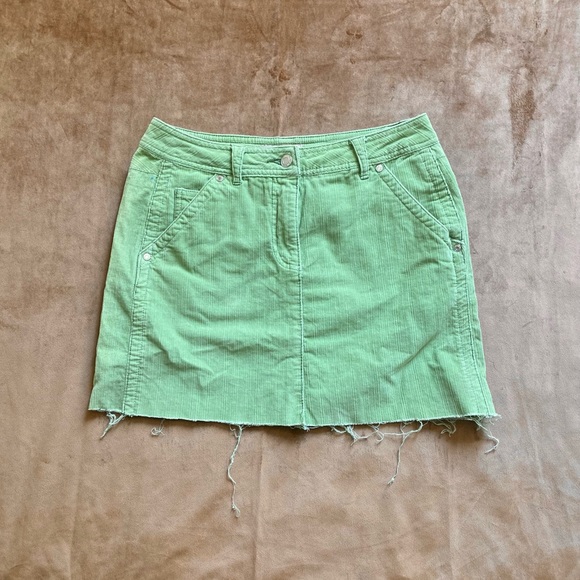 🥑 VINTAGE AVOCADO GREEN FADED GLORY CORDUROY MINI SKIRT 🥑 - Picture 1 of 3